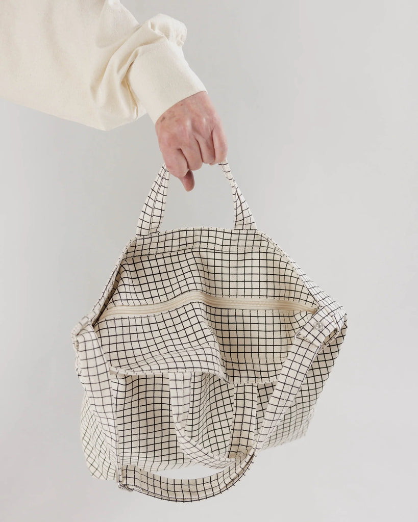 Zip Duck Bag in Natural Grid – Salt & Sundry